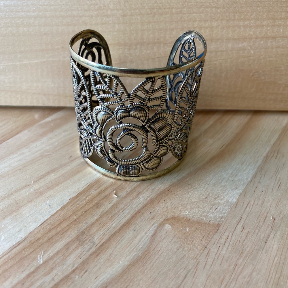 ANGIE BRACELET HANDMADE.